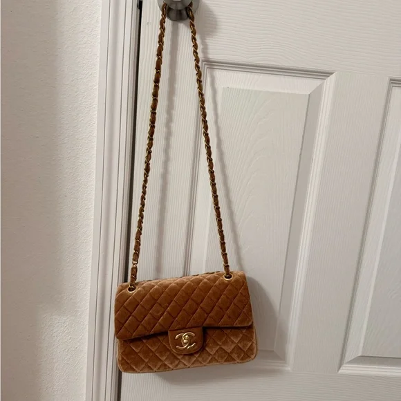 Brown velvet Quilted Shoulder Bag - Picture 2 of 9